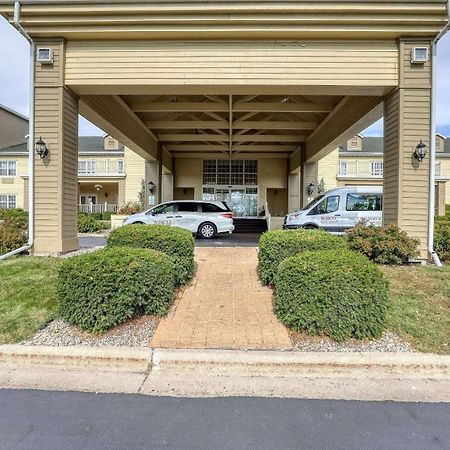 Comfort Suites Appleton Airport Exterior photo