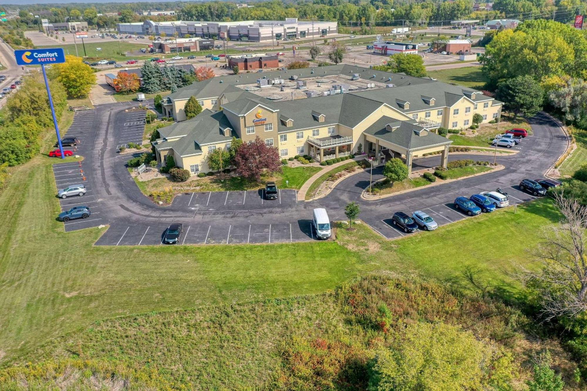 Comfort Suites Appleton Airport Exterior photo