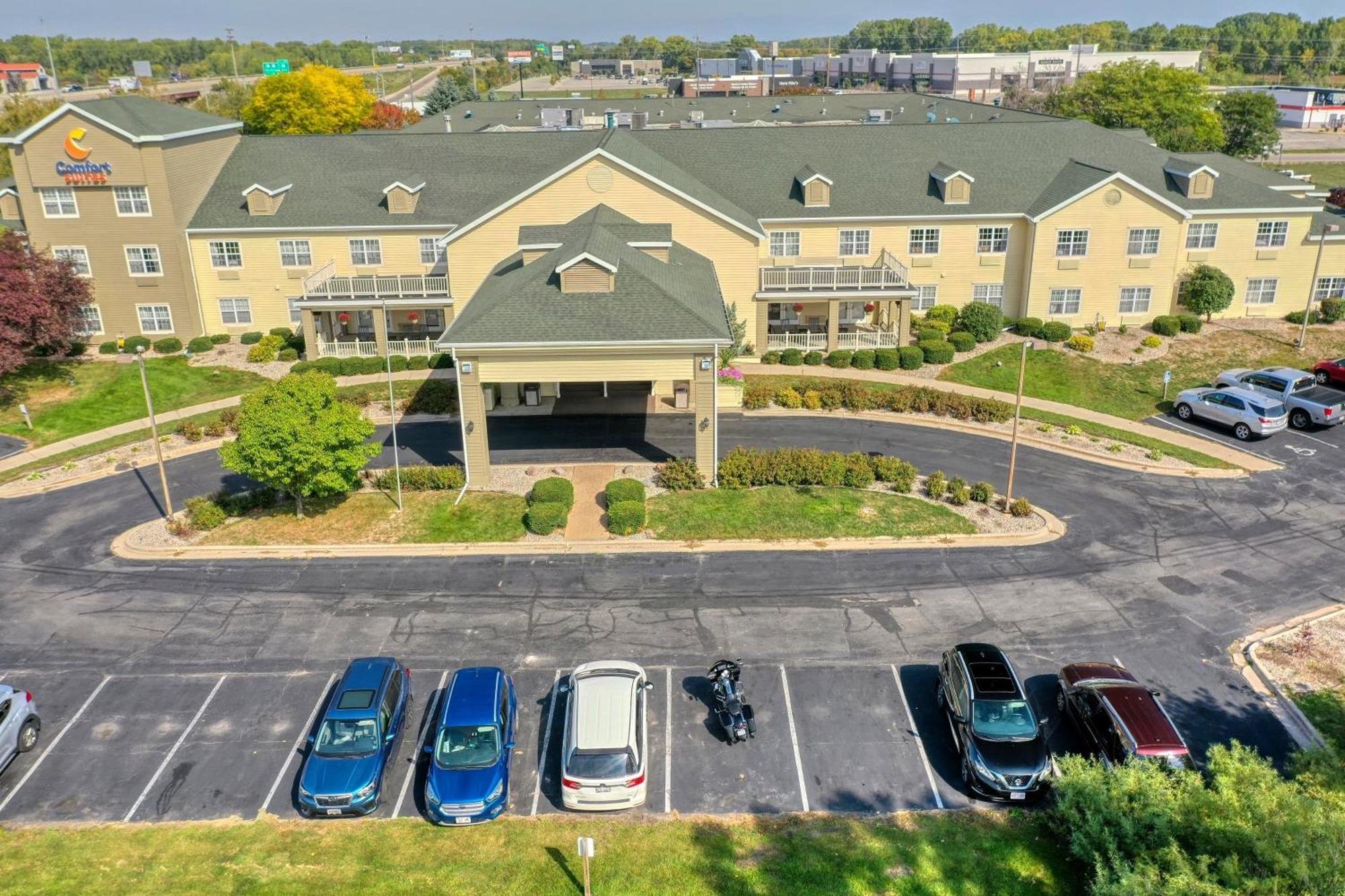 Comfort Suites Appleton Airport Exterior photo