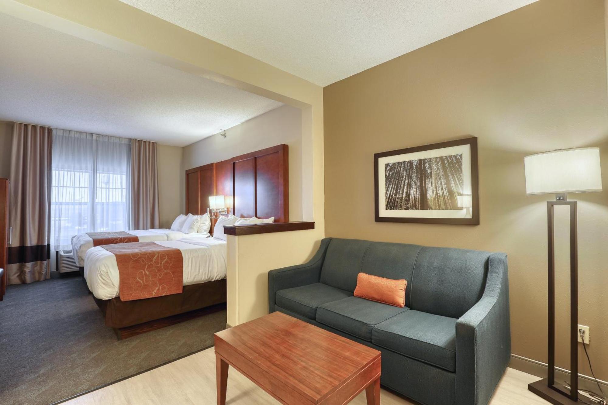 Comfort Suites Appleton Airport Exterior photo