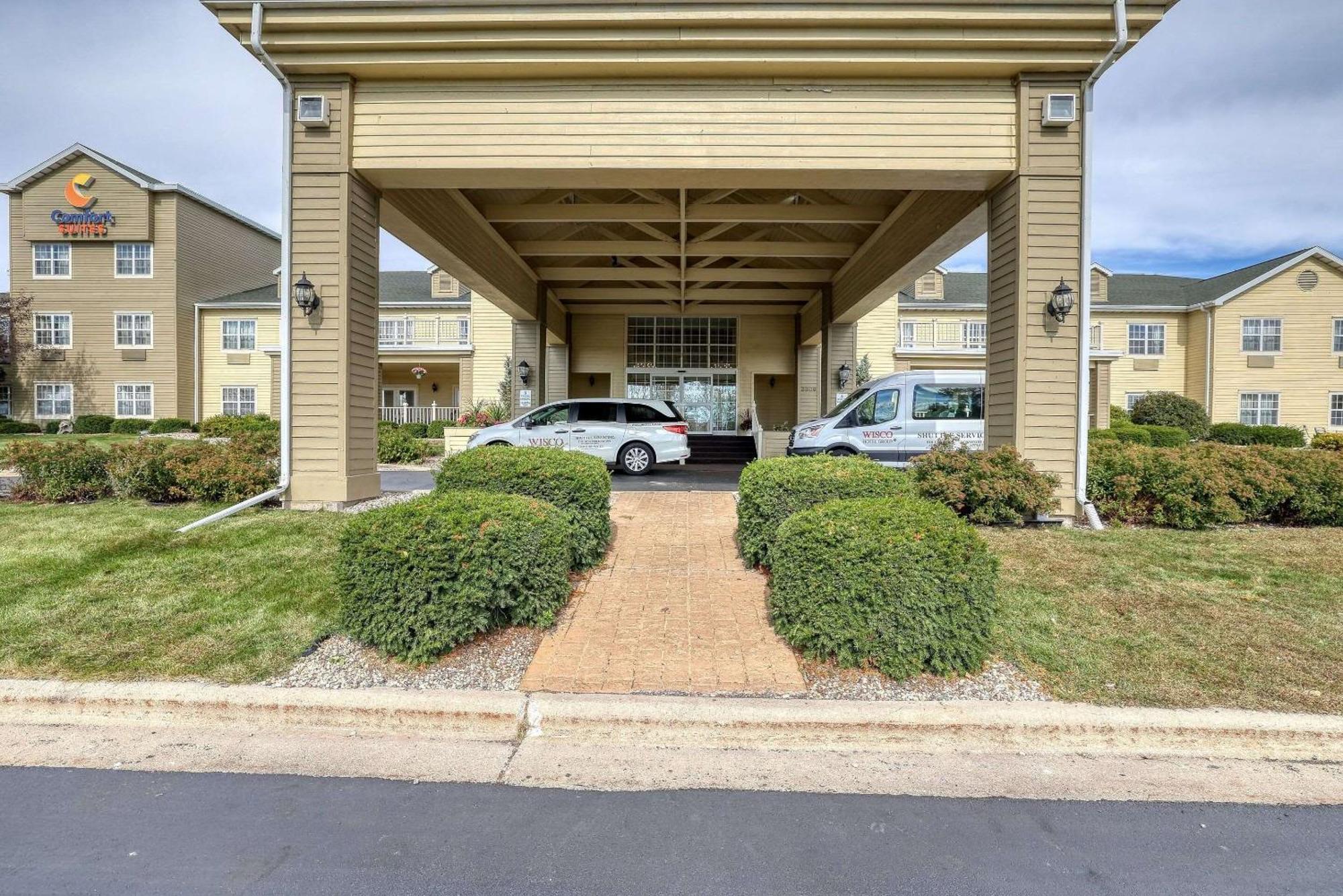 Comfort Suites Appleton Airport Exterior photo